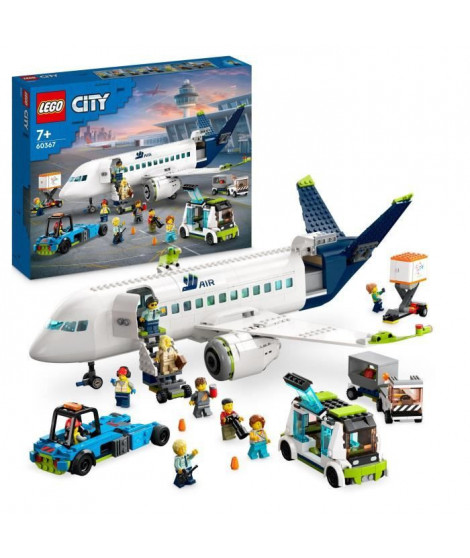 LEGO City 60367 L'Avion de Ligne, Jouet avec Bus de l'Aéroport, Remorqueur, Camion a Bagages et 9 Minifigurines